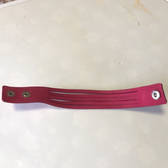 💖Buttoned Bracelet - Picture 5 of 5